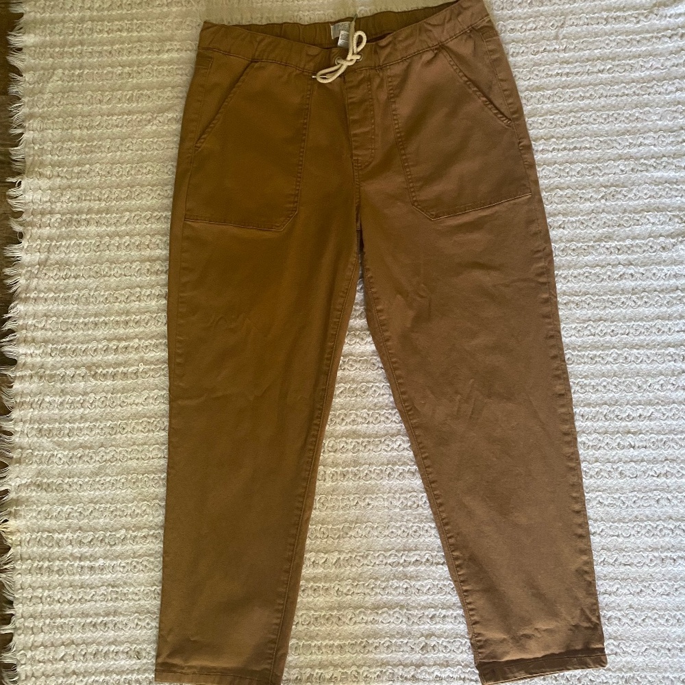 Camel Colored Cropped Pants Size L 12-14  NWOT